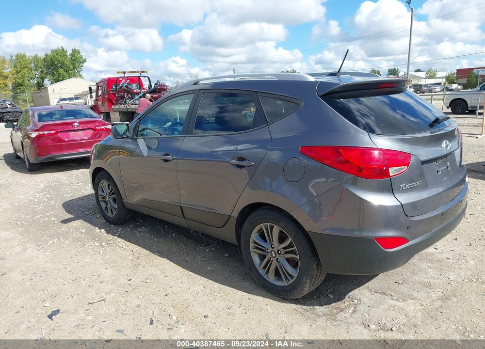 2015 HYUNDAI TUCSON SE VIN: KM8JUCAG4FU970744