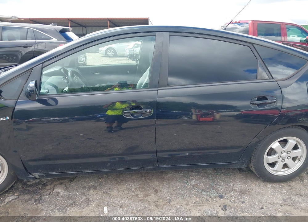 2007 TOYOTA PRIUS VIN: JTDKB20U877577135