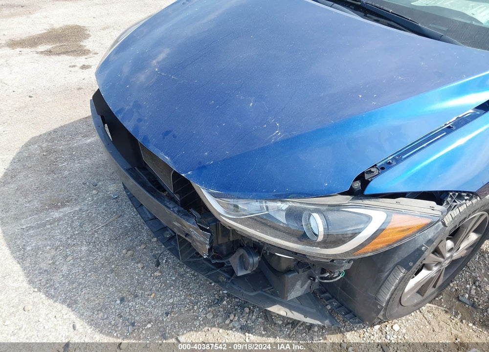 2018 HYUNDAI ELANTRA SEL VIN: 5NPD84LF8JH270535