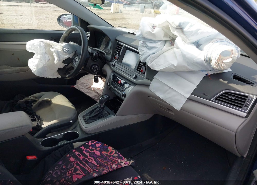 2018 HYUNDAI ELANTRA SEL VIN: 5NPD84LF8JH270535