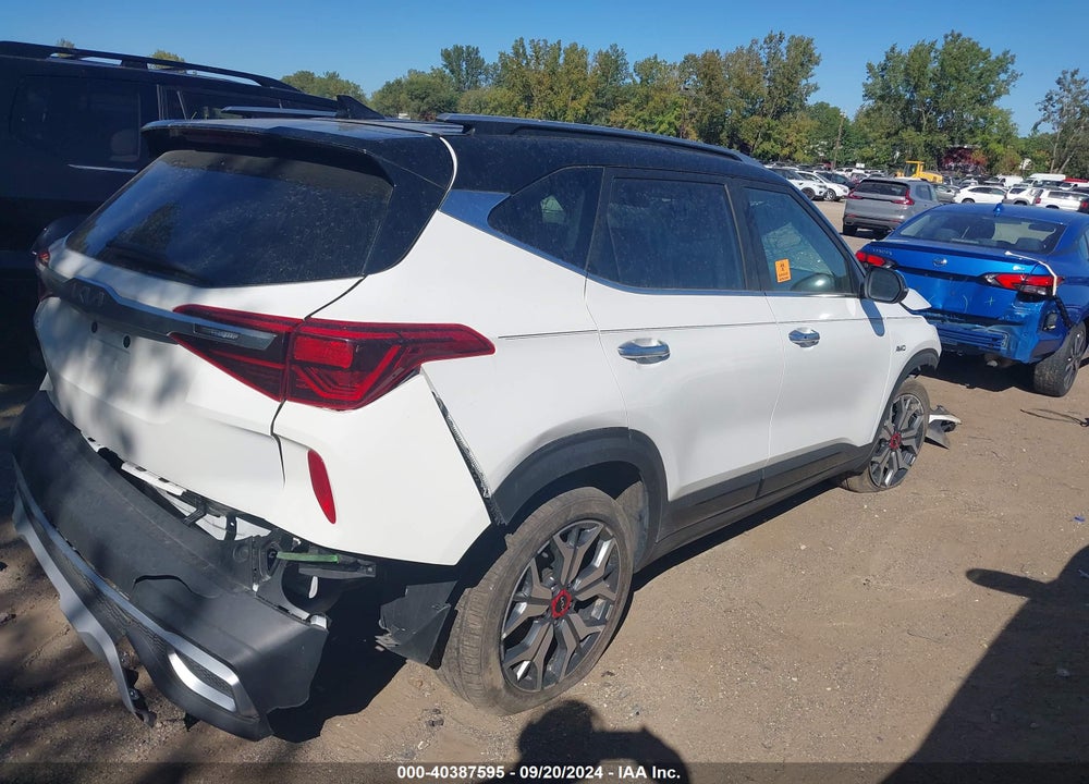 2023 KIA SELTOS VIN: KNDETCA23P7463606