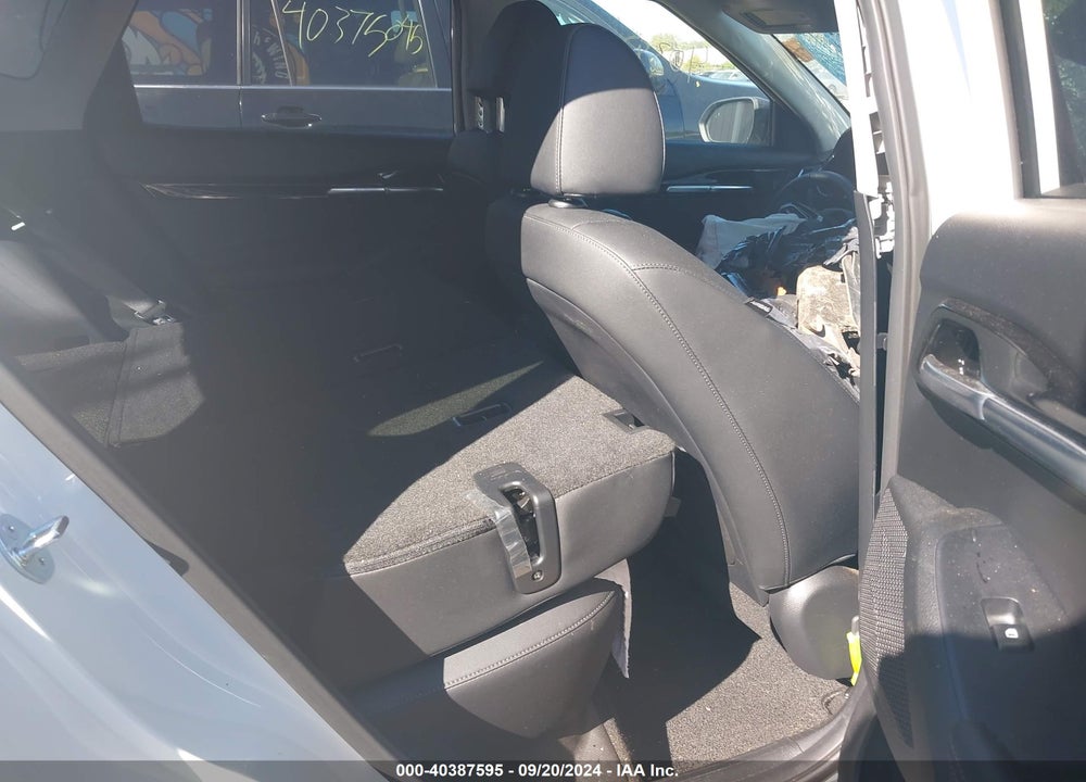 2023 KIA SELTOS VIN: KNDETCA23P7463606