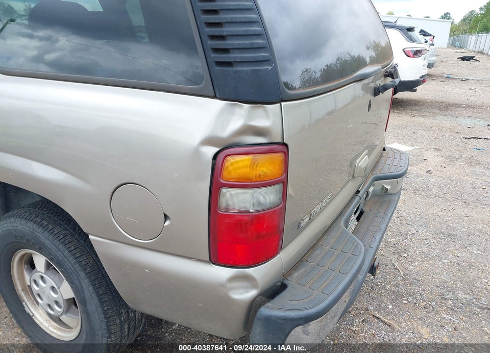 2001 CHEVROLET TAHOE LS VIN: 1GNEK13T91R158305