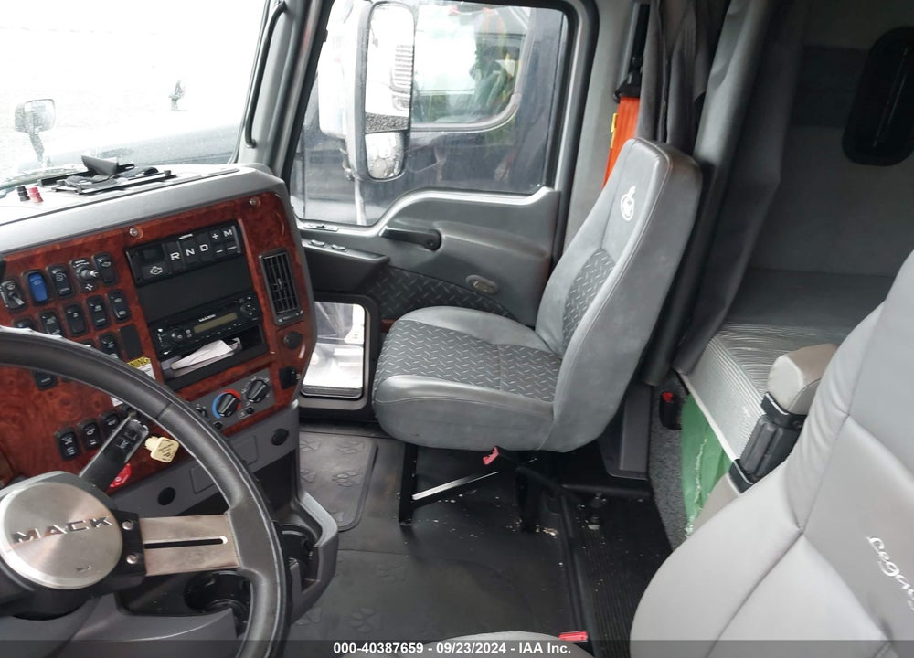 2015 MACK CXU613 CXU600 VIN: 1M1AW09Y2FM043218