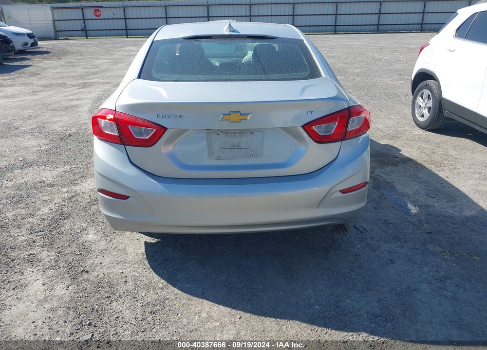 2018 CHEVROLET CRUZE LT AUTO VIN: 1G1BE5SM9J7136362