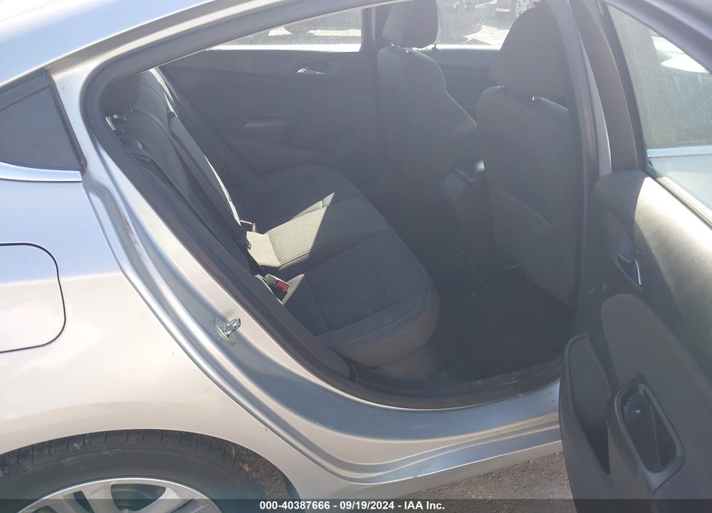 2018 CHEVROLET CRUZE LT AUTO VIN: 1G1BE5SM9J7136362