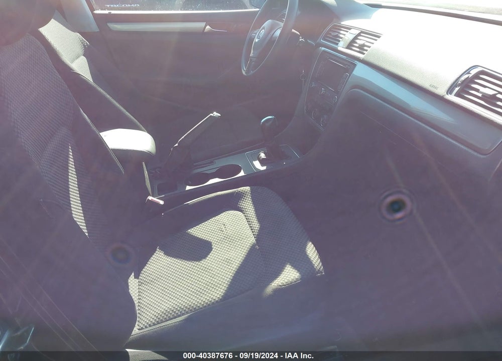 2014 VOLKSWAGEN PASSAT 2.5L S VIN: 1VWAP7A39EC024544