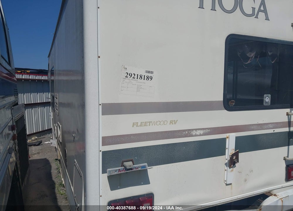 2000 FORD E-350 CUTAWAY STANDARD VIN: 1FDWE35S5YHA34709