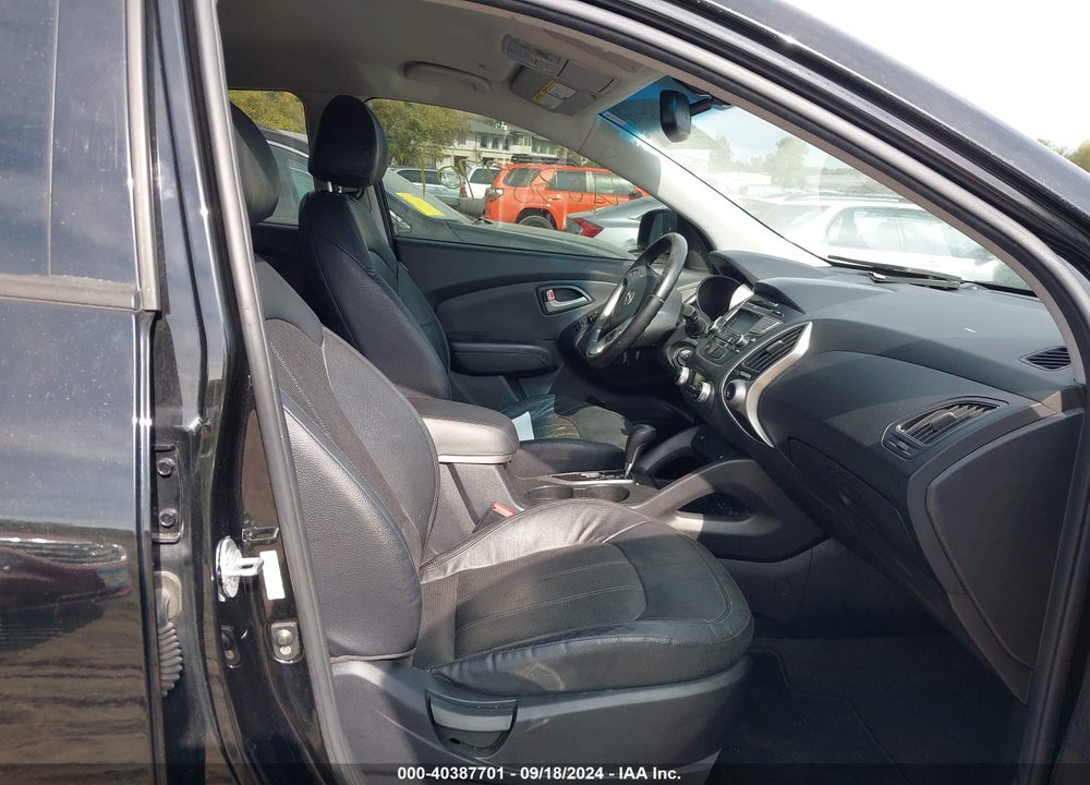 2012 HYUNDAI TUCSON LIMITED VIN: KM8JUCAC5CU404469