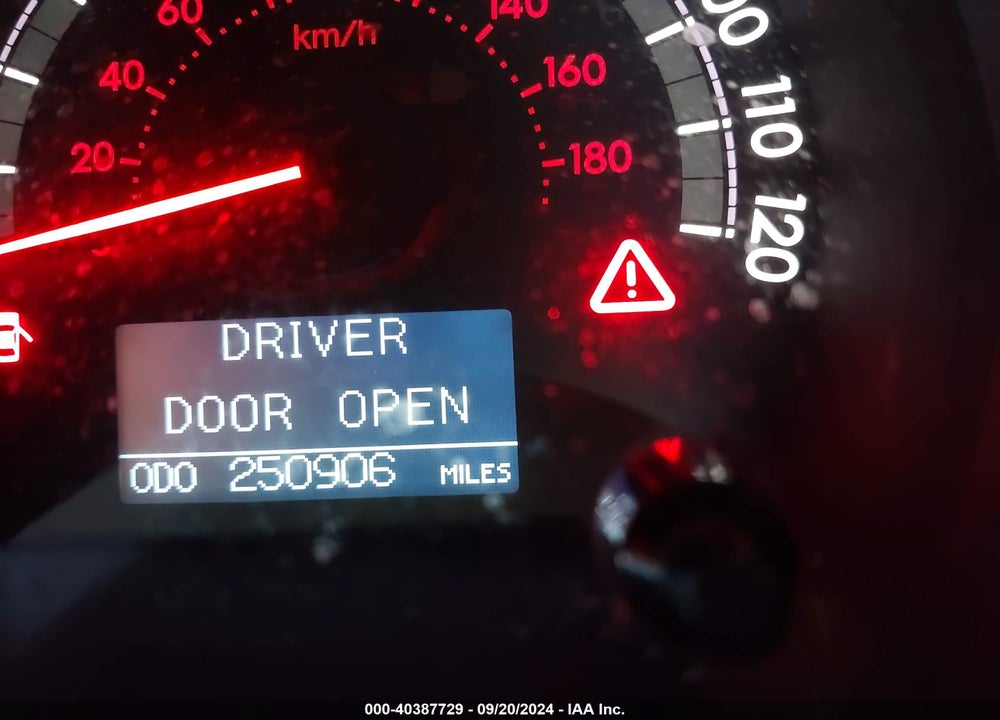 2010 TOYOTA SEQUOIA LIMITED 5.7L V8 VIN: 5TDKY5G18AS029449