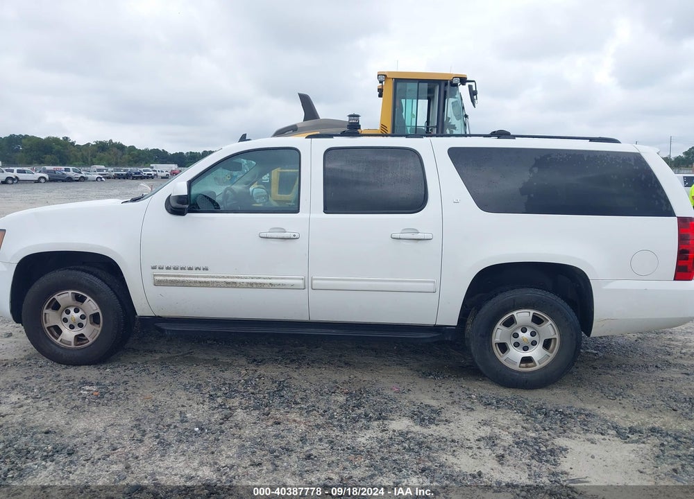 2014 CHEVROLET SUBURBAN 1500 LT VIN: 1GNSKJE75ER123088