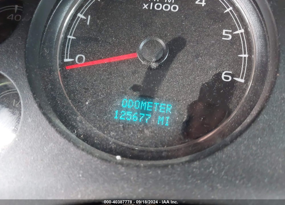 2014 CHEVROLET SUBURBAN 1500 LT VIN: 1GNSKJE75ER123088