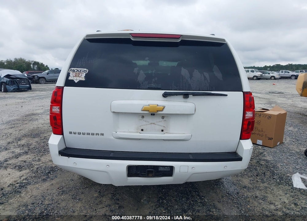 2014 CHEVROLET SUBURBAN 1500 LT VIN: 1GNSKJE75ER123088