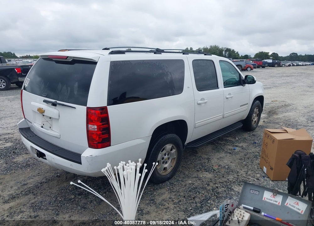 2014 CHEVROLET SUBURBAN 1500 LT VIN: 1GNSKJE75ER123088
