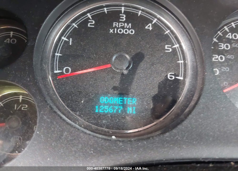 2014 CHEVROLET SUBURBAN 1500 LT VIN: 1GNSKJE75ER123088