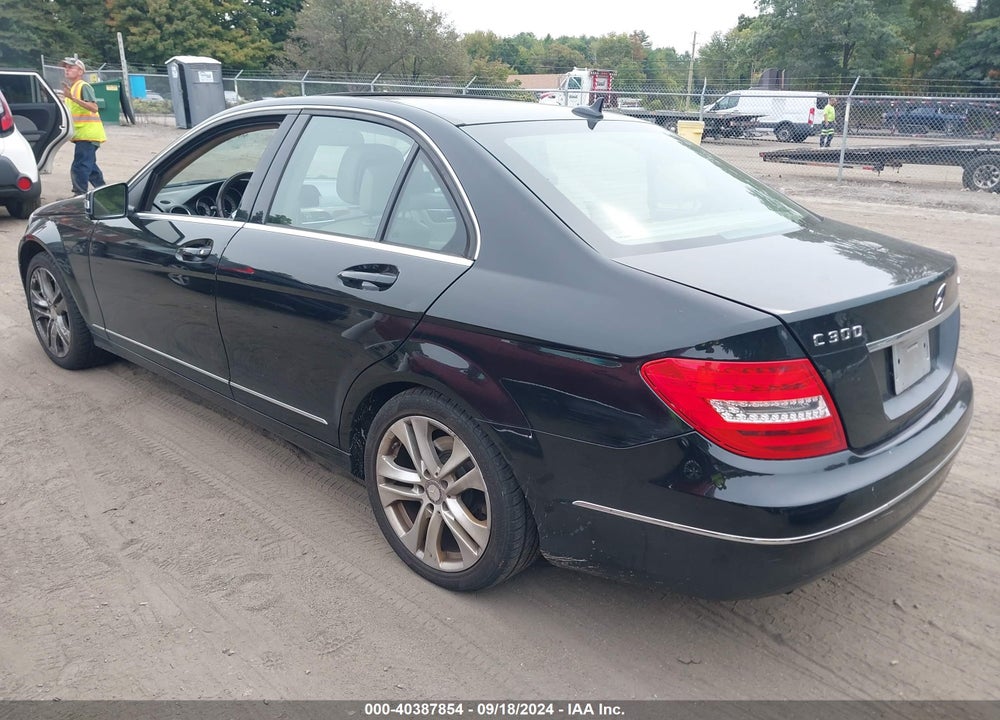 2012 MERCEDES-BENZ C 300 LUXURY 4MATIC/SPORT 4MATIC VIN: WDDGF8BB3CF892357