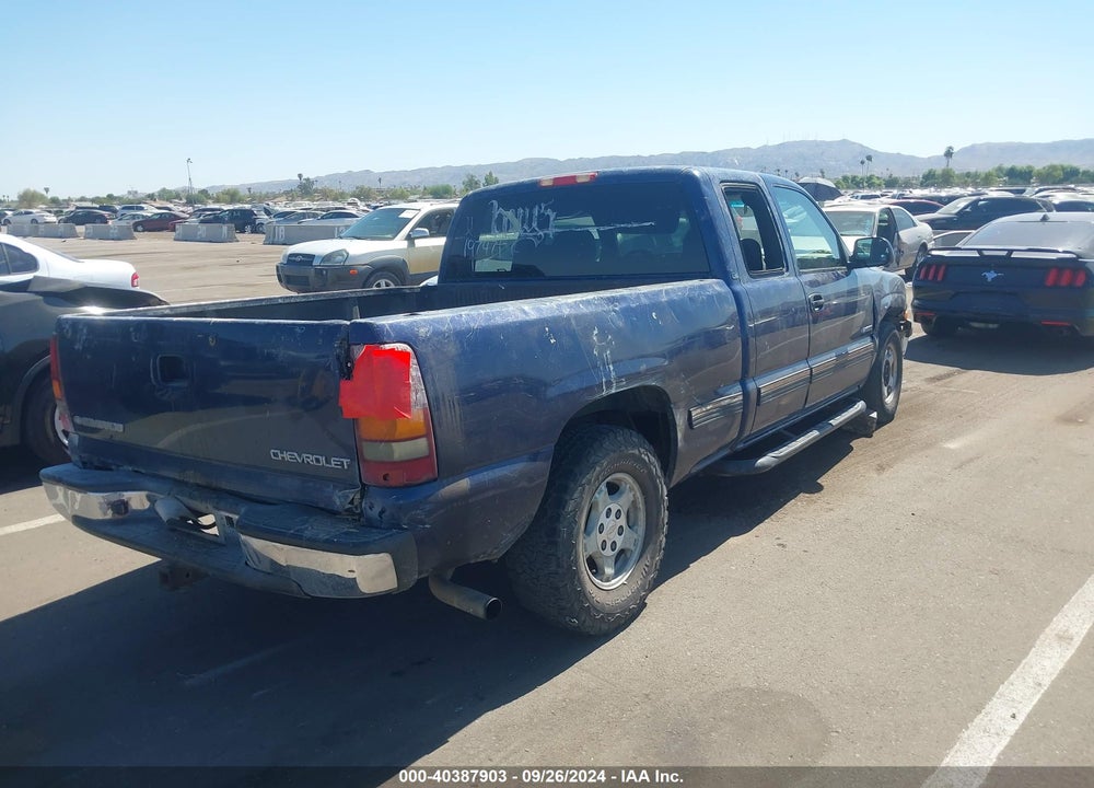 2002 CHEVROLET SILVERADO 1500 LS VIN: 2GCEC19V021197471