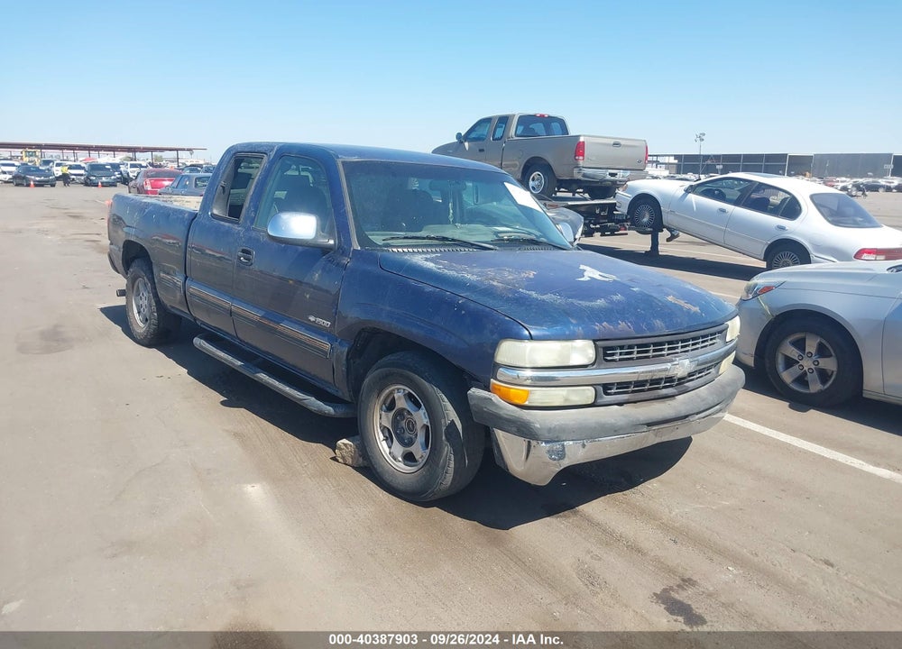 2002 CHEVROLET SILVERADO 1500 LS VIN: 2GCEC19V021197471