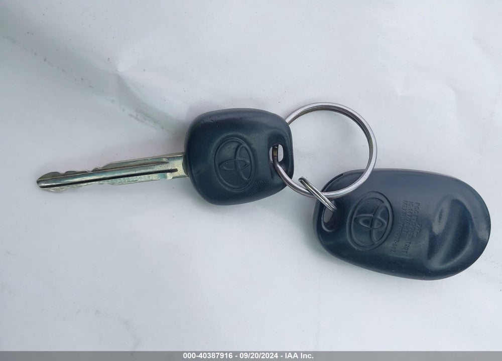 2004 TOYOTA SIENNA LE VIN: 5TDZA23C34S191552