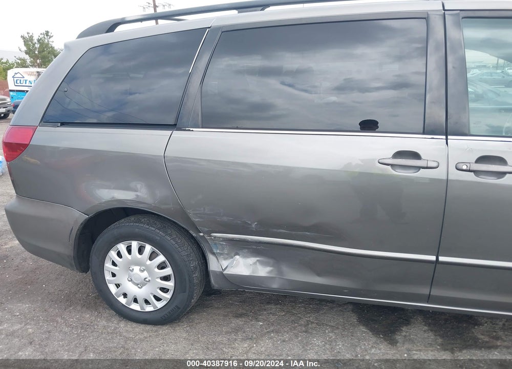 2004 TOYOTA SIENNA LE VIN: 5TDZA23C34S191552