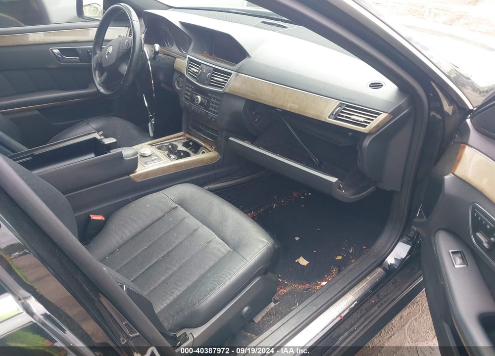2011 MERCEDES-BENZ E 550 4MATIC VIN: WDDHF9AB7BA363548