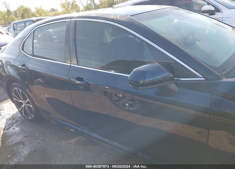 2018 TOYOTA CAMRY SE VIN: 4T1B11HK5JU640910