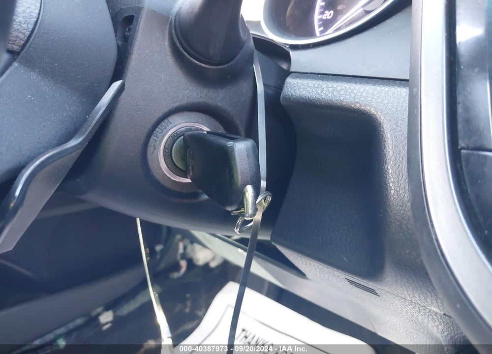 2018 TOYOTA CAMRY SE VIN: 4T1B11HK5JU640910