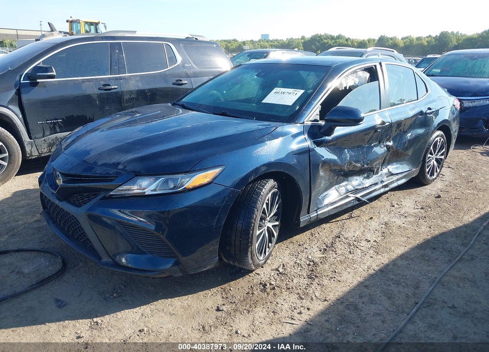 2018 TOYOTA CAMRY SE VIN: 4T1B11HK5JU640910