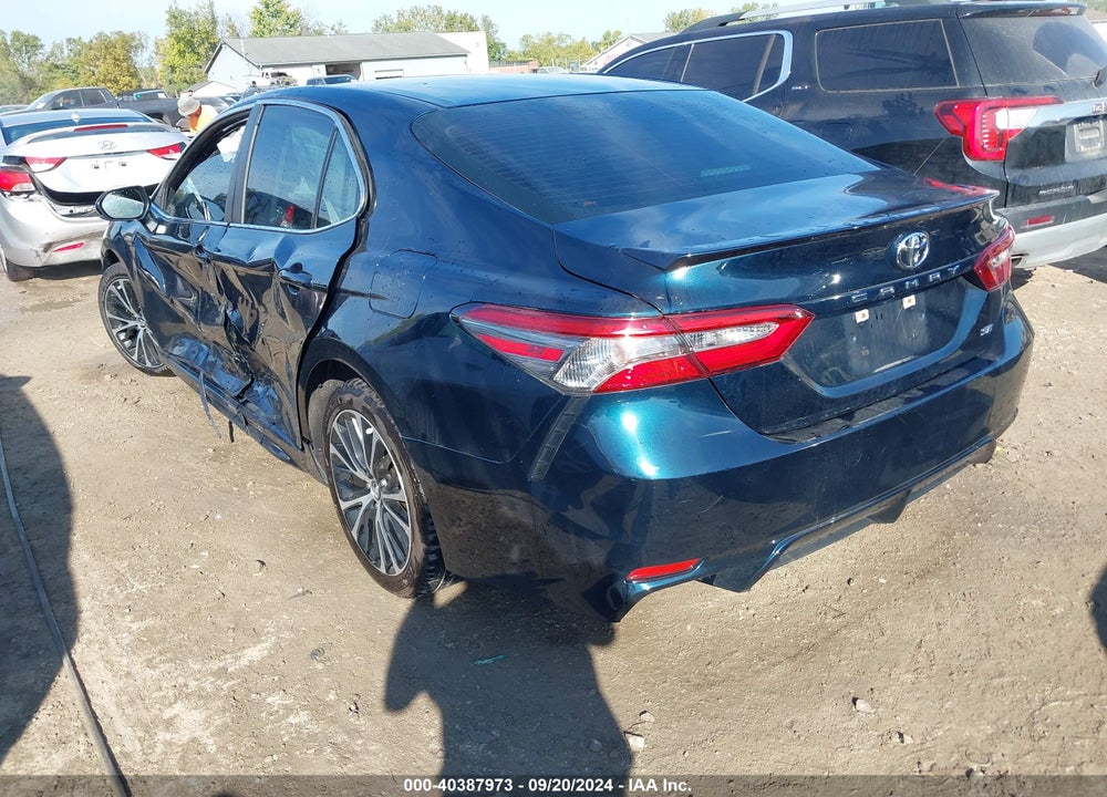 2018 TOYOTA CAMRY SE VIN: 4T1B11HK5JU640910