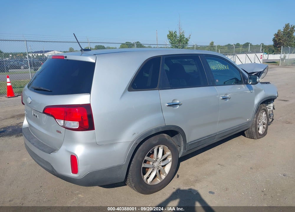 2014 KIA SORENTO LX VIN: 5XYKTCA69EG527086