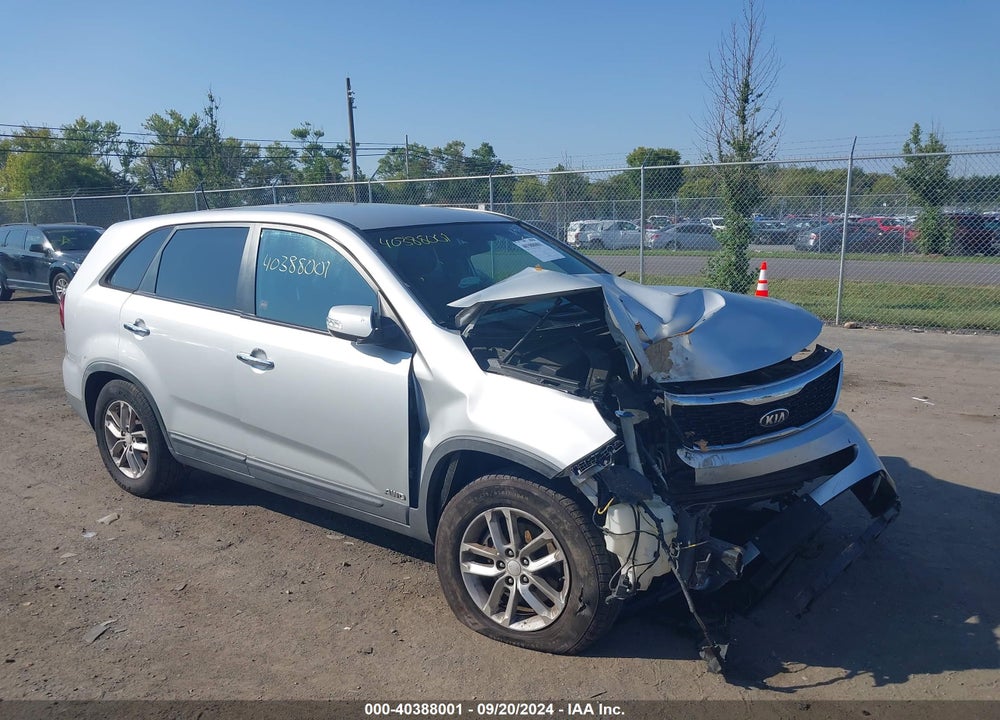 2014 KIA SORENTO LX VIN: 5XYKTCA69EG527086
