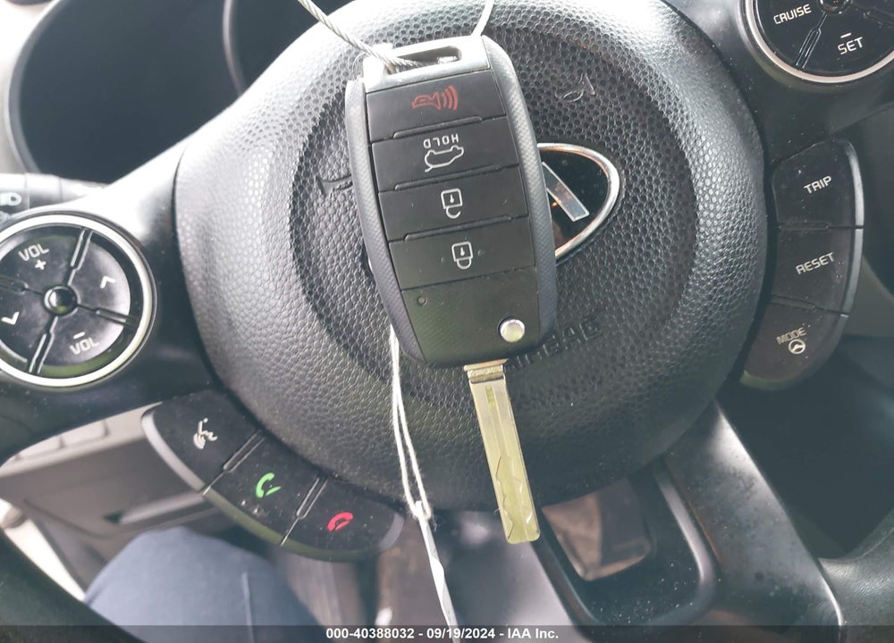 2016 KIA SOUL VIN: KNDJN2A21G7250723