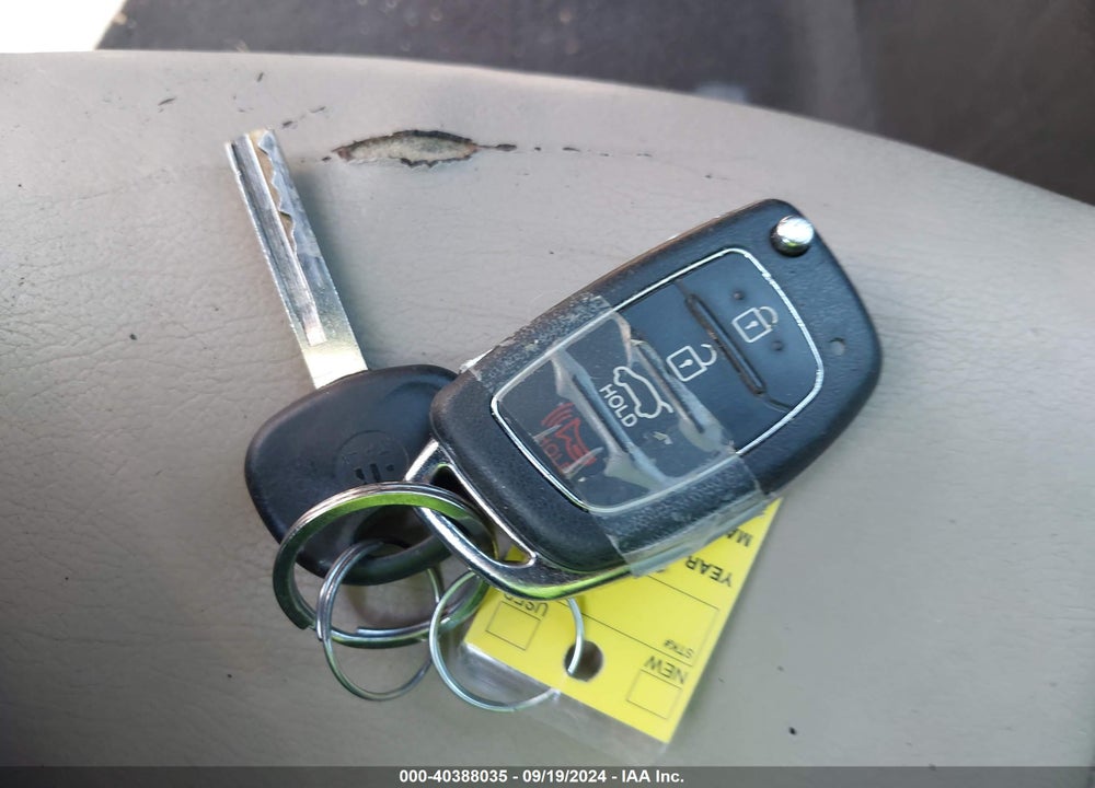 2014 HYUNDAI SANTA FE GLS VIN: KM8SM4HF8EU087719