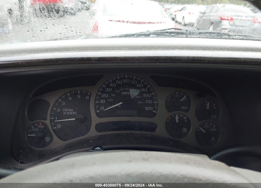 2005 GMC YUKON XL 1500 DENALI VIN: 1GKFK66U35J266328