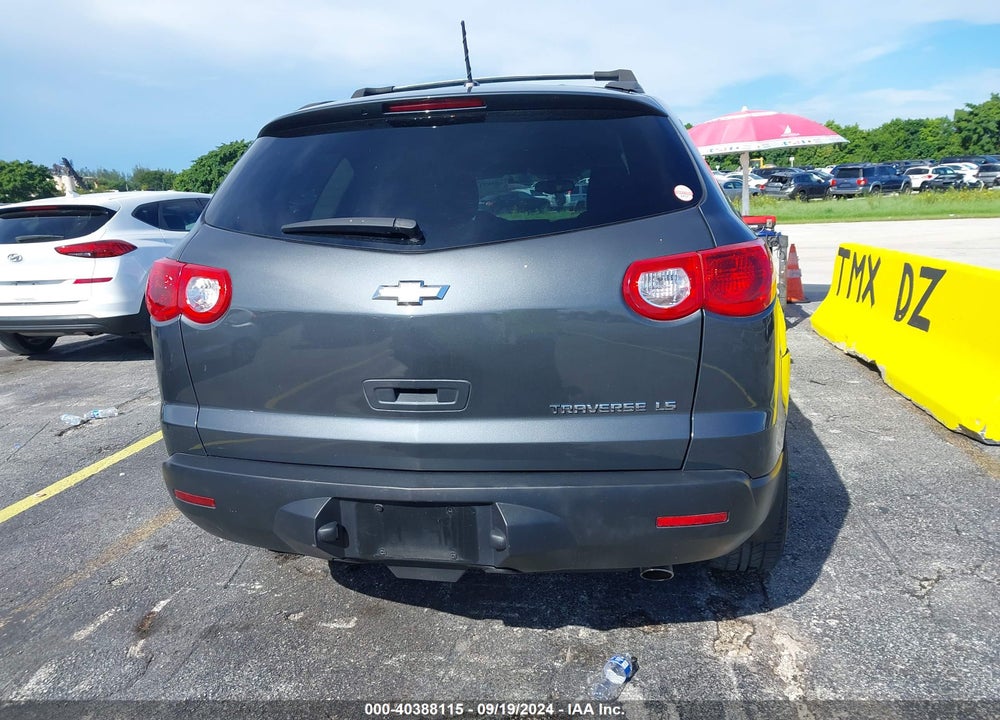 2011 CHEVROLET TRAVERSE LS VIN: 1GNKREED4BJ331241