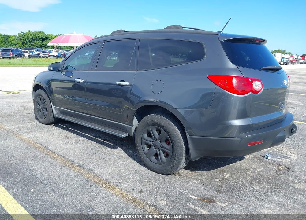 2011 CHEVROLET TRAVERSE LS VIN: 1GNKREED4BJ331241