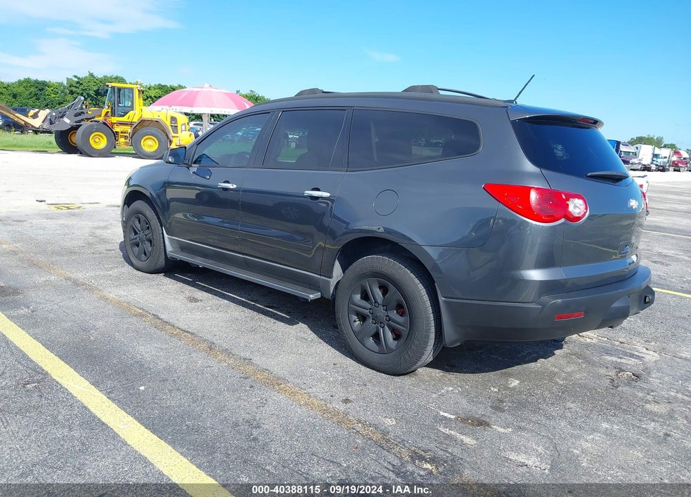 2011 CHEVROLET TRAVERSE LS VIN: 1GNKREED4BJ331241