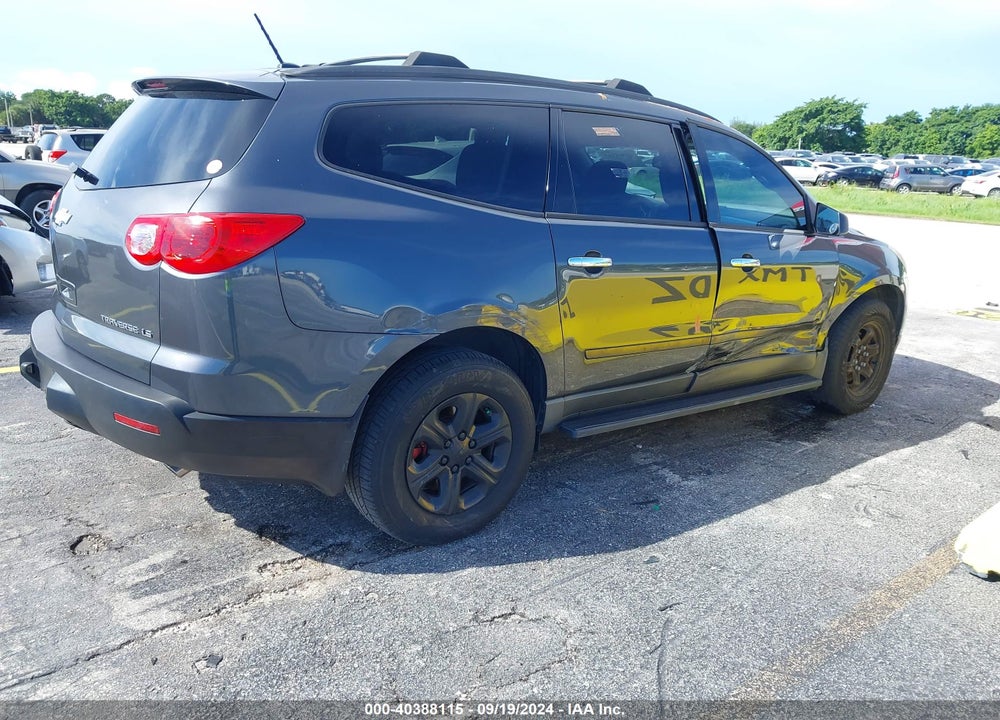 2011 CHEVROLET TRAVERSE LS VIN: 1GNKREED4BJ331241