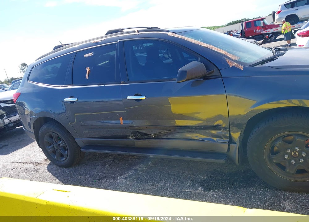2011 CHEVROLET TRAVERSE LS VIN: 1GNKREED4BJ331241