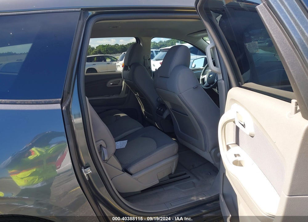 2011 CHEVROLET TRAVERSE LS VIN: 1GNKREED4BJ331241