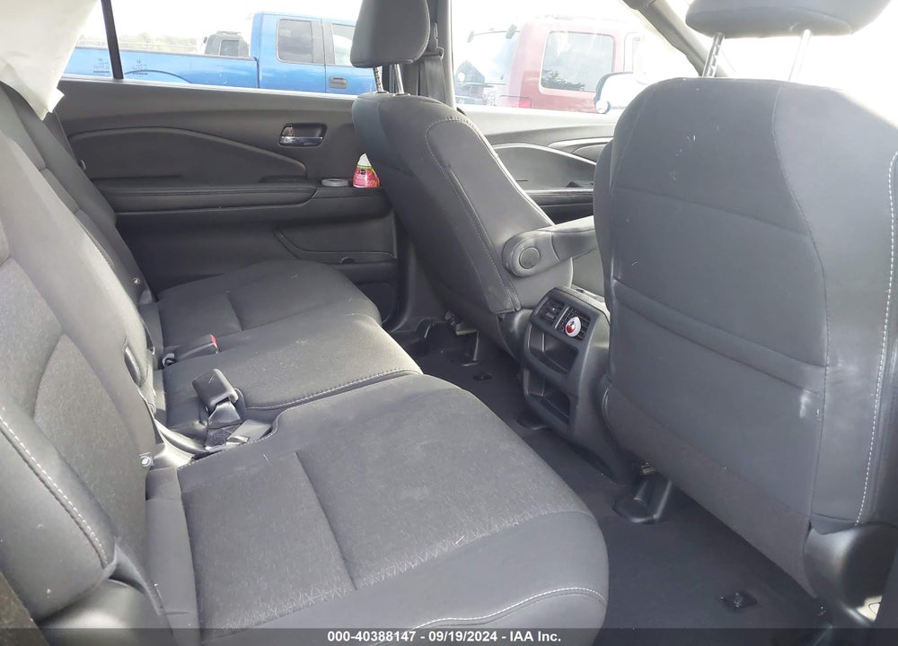2021 HONDA PASSPORT AWD SPORT VIN: 5FNYF8H24MB010012