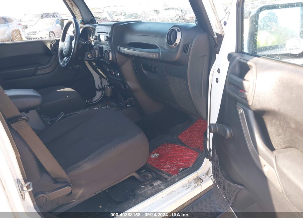 2014 JEEP WRANGLER UNLIMITED SPORT VIN: 1C4BJWDG2EL290649