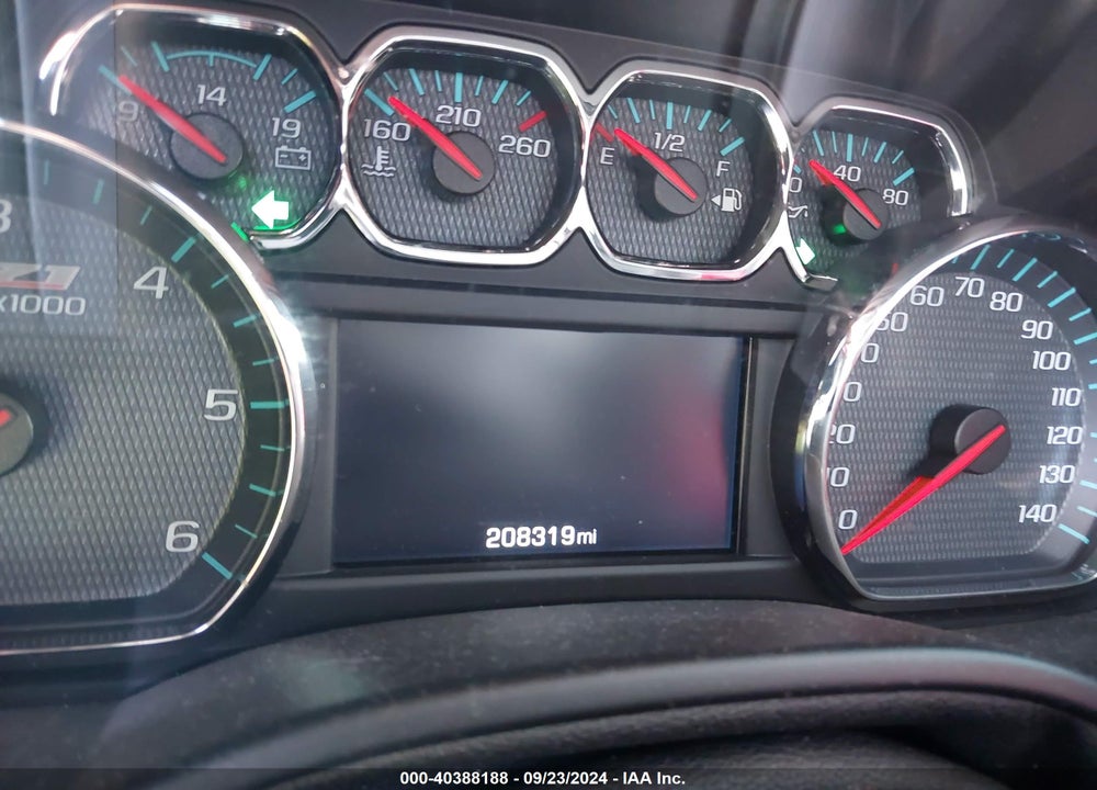 2018 CHEVROLET SUBURBAN LT VIN: 1GNSKHKC4JR139092