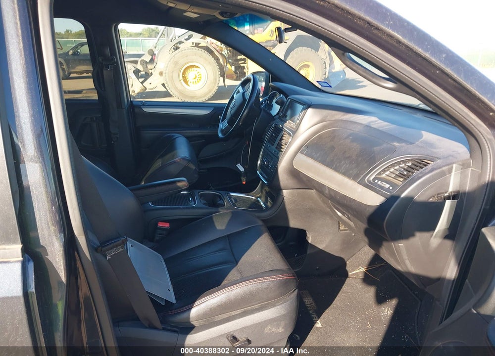 2014 DODGE GRAND CARAVAN R/T VIN: 2C4RDGEG7ER472882