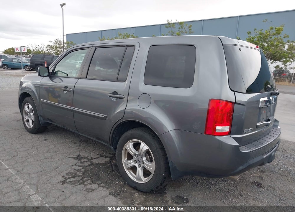 2013 HONDA PILOT EX-L VIN: 5FNYF4H5XDB038657