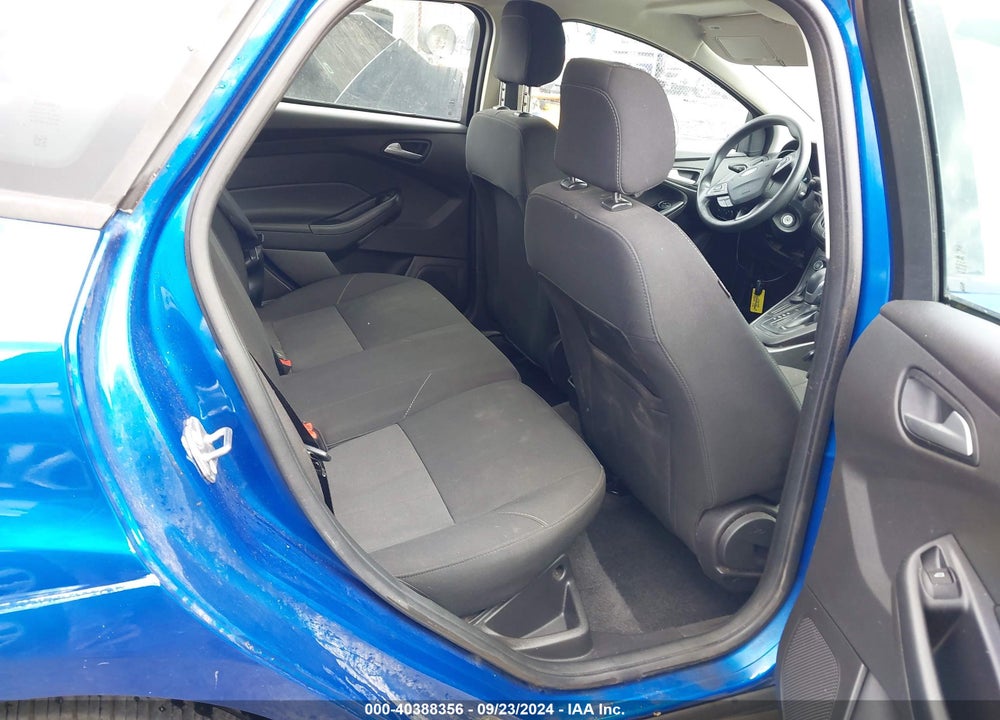 2018 FORD FOCUS SE VIN: 1FADP3K25JL279898