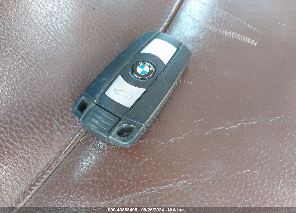 2008 BMW 328I VIN: WBAVA33558K053950