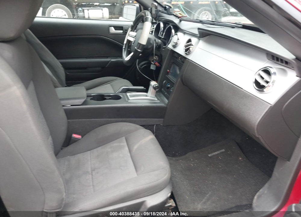2006 FORD MUSTANG V6 VIN: 1ZVFT84N365125427