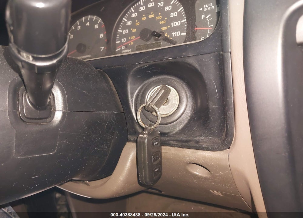 2000 TOYOTA 4RUNNER SR5 V6 VIN: JT3HN86R7Y0313684