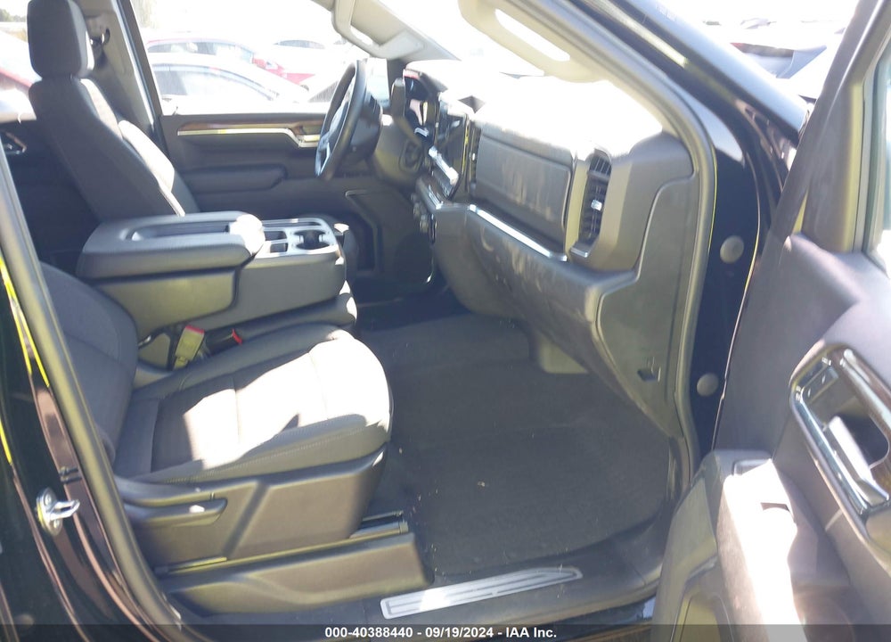 2024 CHEVROLET SILVERADO 1500 4WD SHORT BED RST VIN: 1GCUDEE89RZ113004